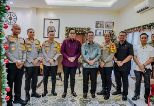 Pererat Kebersamaan di Natal 2025, Rico Waas Hadiri Open House Kapoldasu