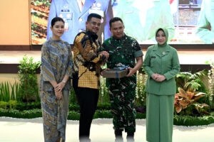 Gubsu Bobby Nasution Hadiri Lepas Sambut Pangdam I/BB