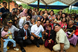 Gubsu Tinjau Lokasi Paling Terdampak Banjir dan Longsor di Tapteng