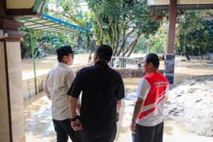Walikota & Wakil Walikota Medan Tinjau SDN 066429 Yang Masih Terendam Banjir