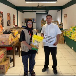 PTPN IV Kebun Pasir Mandoge Kirim Bantuan Sembako ke Tapteng