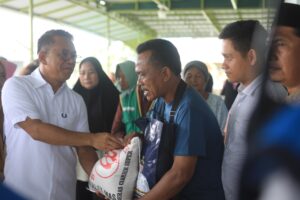 Zakiyuddin Harahap Salurkan Bantuan ke Dapur Umum Warga Korban Banjir di Medan Labuhan