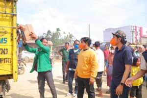 Kemenag Bersama UINSU Bantu Warga Terdampak Banjir di Aceh Tamiang