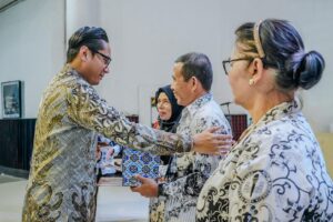 Rico Waas Dorong Guru Seimbangkan Pemanfaatan Teknologi dan Pendekatan Emosional