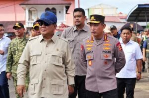 Presiden Prabowo Didampingi Gubsu Tinjau Lokasi Bencana di Tapteng