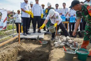 Walikota Medan Lakukan Peletakan Batu Pertama Koperasi Merah Putih
