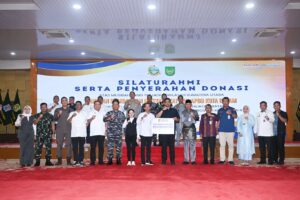 Gubsu Bobby Nasution Terima Donasi Bencana Rp4,7 Miliar dari Pemko Batam