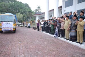 Bupati Asahan Bersama Danlanal dan Forkopimda Lepas Bantuan untuk Korban Bencana di Sumut, Aceh, dan Sumbar