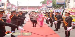 Kapolres Binjai AKBP Mirzal Maulana, Disambut Dengan Tradisi Pedang Pora