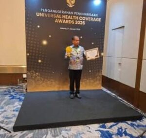 Wujudkan Jaminan Kesehatan, Bupati Karo Antonius Ginting Terima Penghargaan UHC Award 2026 di Jakarta