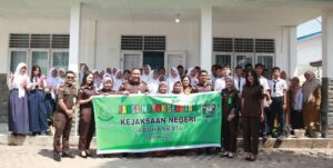 Jaksa Masuk Sekolah, Kejari Labuhanbatu Edukasi Pelajar SMPN 3 Rantau Utara