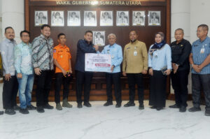 Wagubsu Terima Bantuan Bencana dari Pemko Makassar