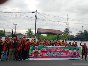 Pemuda Pancasila Medan Tuntungan Bagikan Ratusan Takjil Gratis
