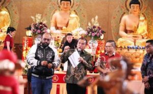 Bupati dan Wabup Karo Hadiri Perayaan Hari Imlek di Vihara Dharma Shanti Berastagi