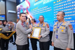 Polres Simalungun Borong Tiga Penghargaan di Rapim Poldasu
