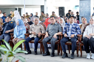 Wagubsu Bersama Mendagri  Lepas Ekspor 9 Ton Pisang Kepok Keling ke Malaysia