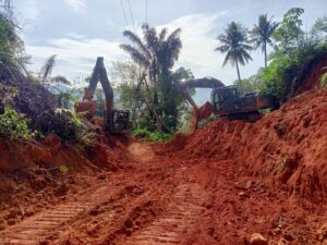 Satgas Kodam I/BB Drepping Akses Jalan di Tukka