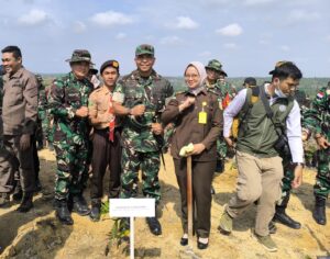 Reforestasi Tahap I TNTN Dimulai, Danrem 031/WB Brigjen TNI Dr Agustatius Sitepu Tegaskan Dukungan TNI Untuk Pemulihan Ekosistem