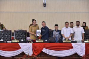 Rico Waas Hadiri Rapat Paripurna DPRD Kota Medan