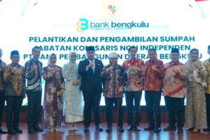 Gubernur Bengkulu Lantik Komisaris Nonindependen Bank