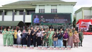 Pangdam XIX/TT Buka Bazar Ramadan TNI Serahkan Bingkisan Lebaran