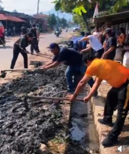 Pemkab Karo Gotong Royong Serentak di Kecamatan Tigabinanga