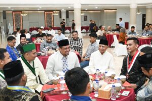 Gubsu Bobby Nasution Buka Puasa Bersama Mahasiswa