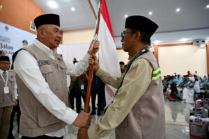 Lepas Kloter 1 Jemaah Haji Sumut, Sekdaprovsu: Jadilah Cerminan Terbaik Daerah di Tanah Suci