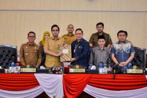 Rico Waas Hadiri Paripurna Jawaban Fraksi DPRD Medan Terkait Ranperda Sistem Kesehatan
