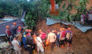5 Orang Meninggal Dunia Longsor Sembahe, Personel Polsek Pancur Batu Bersama Unsur Gabungan Evakuasi Korban