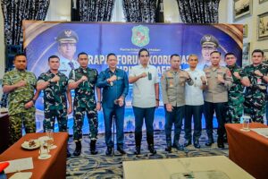 Rico Waas Tekankan Pelayanan pada May Day