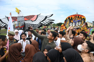 Bobby Nasution Buka Festival Layang-Layang Piala Gubsu