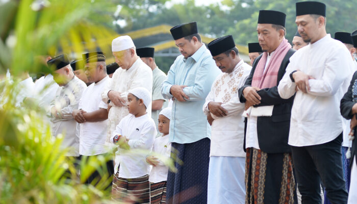 Pemprovsu Salurkan 167 Hewan Kurban, Gubsu Bobby Nasution Salat Iduladha di Binjai