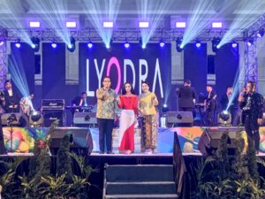 Rico Waas Bawa Pesan Kedamaian di Tengah Ribuan Umat Paskah Oikumene