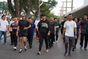 Rico Waas, Exco PSSI Arya Sinulingga, dan Dandim Sapa Warga Medan di CFD