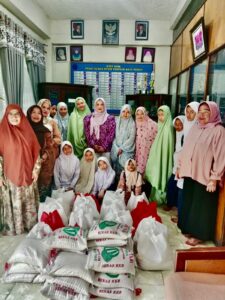 IKWI Sumut Anjangsana Salurkan Bantuan ke Panti Asuhan dan Warakauri PWI Sumut