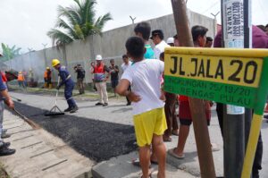 Bukan Sekadar Janji, Rico Waas Segera Eksekusi Jalan Rusak di Marelan, Dua Titik Langsung di Beton 