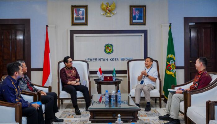 Rico Waas Terima Audiensi Kepala OJK Sumut, Pengawasan Judi Online Jadi Sorotan