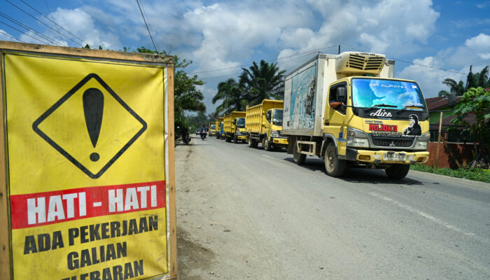 Puluhan Tahun Rusak Jalan Strategis di Labuhanbatu Akhirnya Diperbaiki dan Diperlebar Bobby Nasution