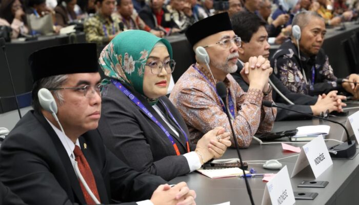 Menaker Yassierli di ILC 114: Perempuan Harus Jadi Penggerak Utama Transformasi Dunia Kerja