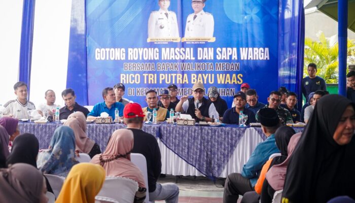 Rico Waas Gotong Royong Massal dan Sapa Warga