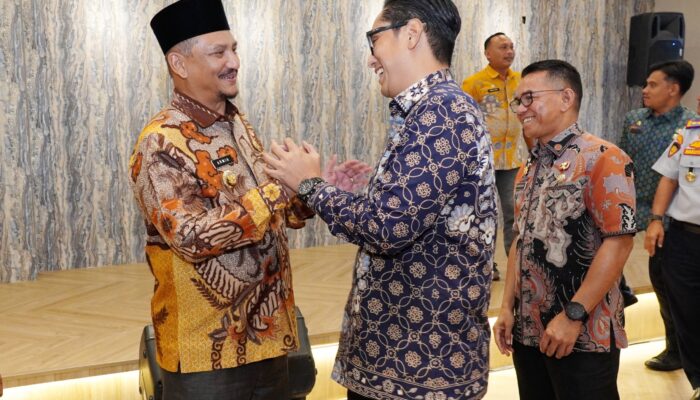 Sama-Sama Korban Banjir, Ketulusan Walikota Medan Luluhkan Hati Bupati Aceh Tamiang