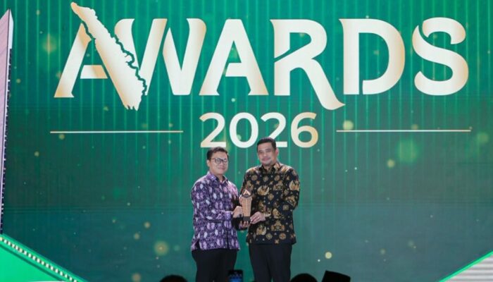 Gubsu Bobby Nasution Raih Anugerah Pemerataan Pembangunan Sumut