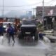 Pemkab Karo Gerak Cepat Siraman Jalan Terdampak Abu Vulkanik Erupsi Gunung Sinabung