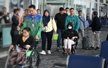 Bobby Nasution Berangkatkan Pasien Terduga Korban MBG Karo ke Jakarta untuk Penanganan Lebih Lanjut