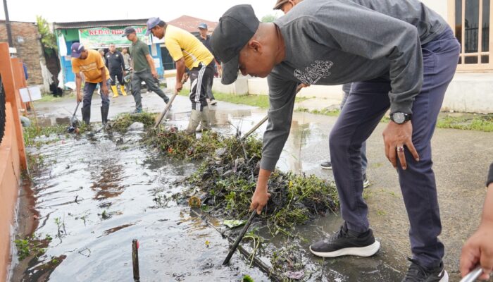 Sapa Warga Medan Deli, Rico Waas Tuntaskan Keluhan KTP dan Pastikan Gang Cipto Diperbaiki Tahun Ini