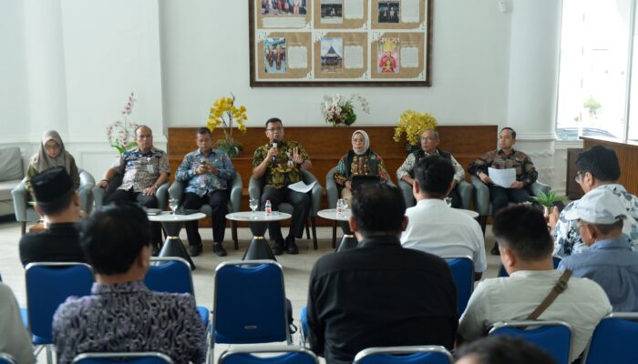 Pemprovsu Dampingi Pemkab Karo Tangani Pengungsi Erupsi Gunung Sinabung