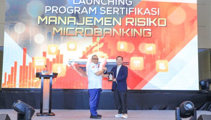 Wamenaker Tekankan Kompetensi SDM dalam Pengelolaan Risiko Microbanking