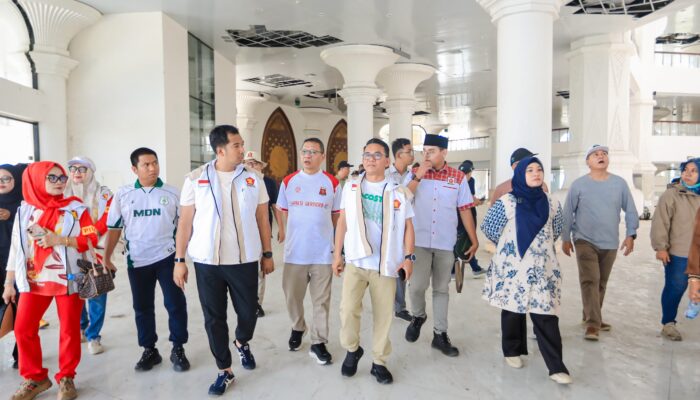 Bersih-Bersih Islamic Center, Zakiyuddin Ajak Warga Medan Hidupkan Lagi Semangat Gotong Royong