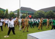 Mendikdasmen Abdul Mu’ti dan Rico Waas Senam Bersama Siswa SMPN 1 Medan 